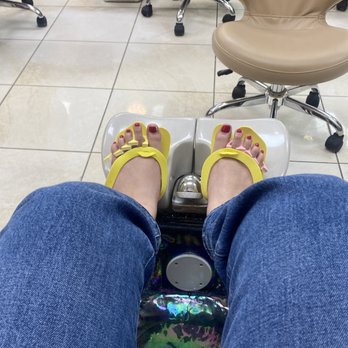 Leon Nails - Pedicure w regular polish - Nail Salons Near Me - Houston, Texas Leon Nails - Pedicure w regular polish - Nail Salons Near Me - Houston, Texas
