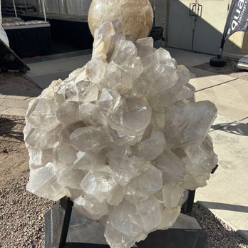 Rapa River Gem & Mineral Show - Very large chunk of quartz. - Jewelry Near Me - Tucson, Arizona