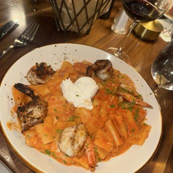 La Casa Pasta Restaurant - Italian Near Me - Newark, Delaware