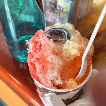 Da Kine Shave Ice - The gummy on top was so the cherry on the top for me! - Shaved Ice Near Me - Kihei, Hawaii Da Kine Shave Ice - The gummy on top was so the cherry on the top for me! - Shaved Ice Near Me - Kihei, Hawaii
