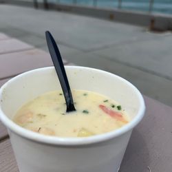 Moonraker Mobile - Yummy clam chowder near the water