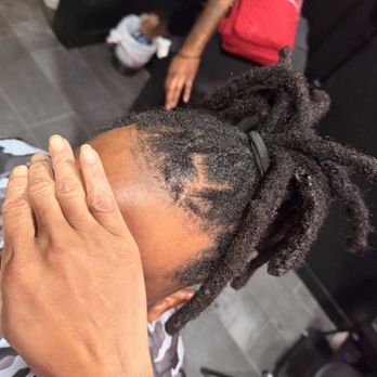 Rae's Loc'd Hands - Hair Stylists Near Me - Houston, Texas Rae's Loc'd Hands - Hair Stylists Near Me - Houston, Texas