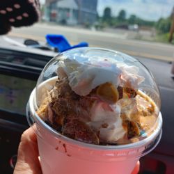 Fifties Grill & Dairy - Peanut butter sundae was HUGE