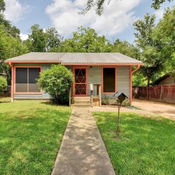 Eyes of Texas Properties - Cute bungalow in Central Austin