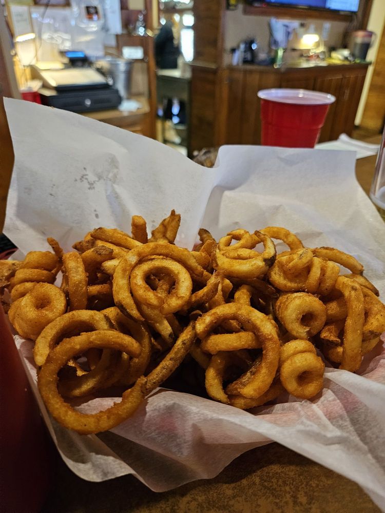 GERRI’S TAVERN Updated October 2024 32 Photos & 62 Reviews 232 E