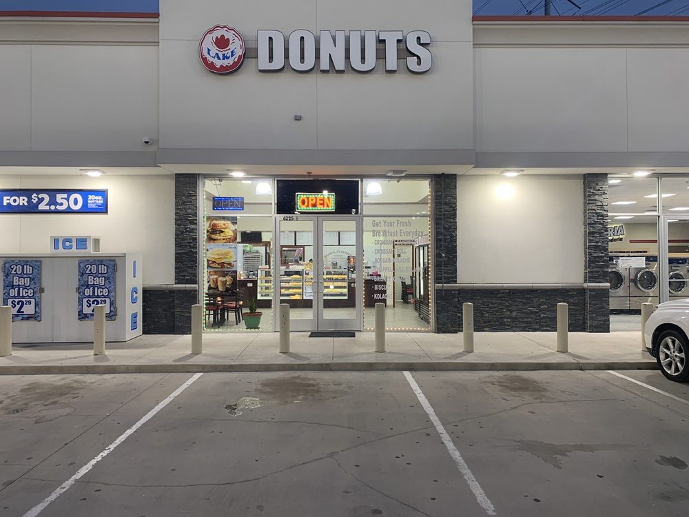 Lake’s Donuts Logo