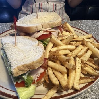 101 Diner - Turkey, Bacon & Avocado Sandwich - Diners Near Me - Encinitas, California