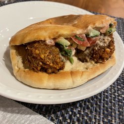 Falafel pita - Mmmmmm!