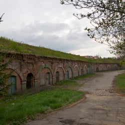 Fort 8 - Koszary szyjowe fortu Służew