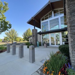 Lincoln Crossing Clubhouse - Outside