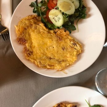Restaurant Brooklyn - Cheese Omelette served with Salad and French Fries €10.50 - Pubs Near Me - Amsterdam, New Hampshire