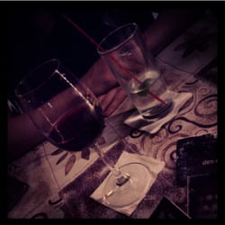 El Lugar del Nopal - Lugar perfecto para unos vinos y plática entre amigas.