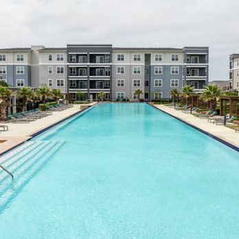 Berkshire Creekside Apartments - Infinity-Edge Swimming Pool - Apartments Near Me - New Braunfels, Texas Berkshire Creekside Apartments - Infinity-Edge Swimming Pool - Apartments Near Me - New Braunfels, Texas