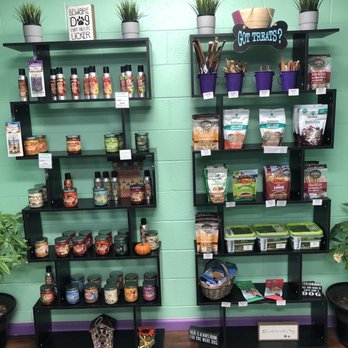 Pawparazzi Pet Resort - Snacks and pet friendly candles for sale - Pet Training Near Me - Los Angeles, California Pawparazzi Pet Resort - Snacks and pet friendly candles for sale - Pet Training Near Me - Los Angeles, California