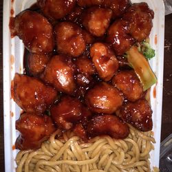China King - General Tso's Chicken and Plain Lo Mein