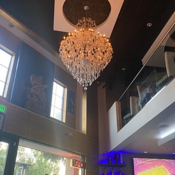 Panvimarn Thai Cuisine - Fancy chandelier - Thai Near Me - Long Beach, California Panvimarn Thai Cuisine - Fancy chandelier - Thai Near Me - Long Beach, California