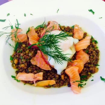 Michel's - Salade aux lentilles et saumon - Bistros Near Me - Bordeaux, 33