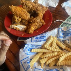 Ralphie's Sports Eatery - Wings