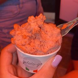 Gelato Go - Strawberry gelato