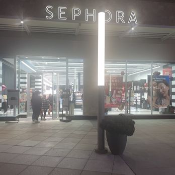 SEPHORA - Outside before shopping - Cosmetics & Beauty Supply Near Me - Carlsbad, California