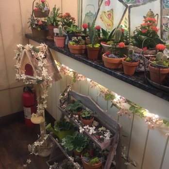 Cafe Bench - Cafes Near Me - Flushing, New York