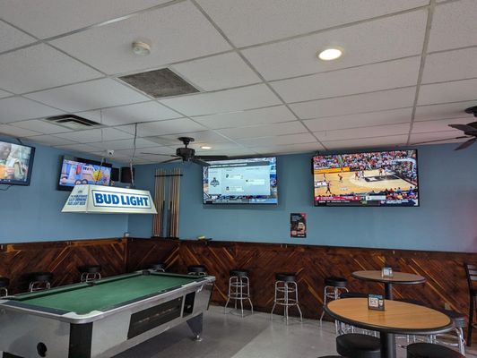 JJs Eastside Tavern by null