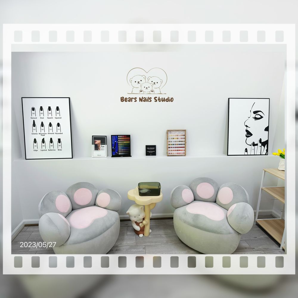 Bears Nails Studio Logo