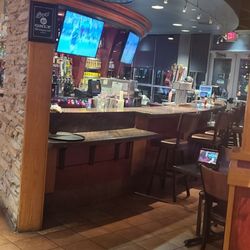 Red Robin Gourmet Burgers and Brews - Bar area