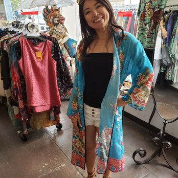 Citron - Eri, who was very helpful - Women's Clothing Near Me - Santa Monica, California
