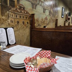 Luna Pizzeria & Italian Restaurant