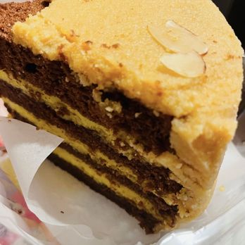 Liliha Bakery - Bakeries Near Me - Honolulu, Hawaii