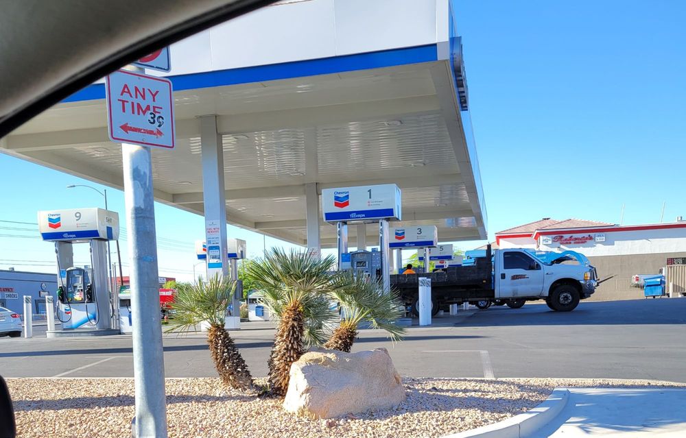 CHEVRON Updated September 2024 31 Photos & 18 Reviews 5325 S