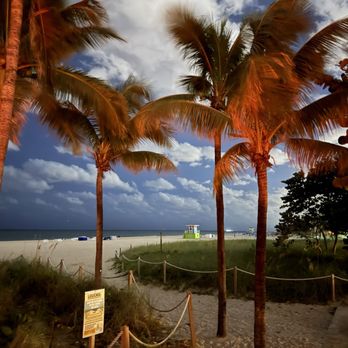 Lucky Fish Beach Bar & Grill - Seafood Near Me - Pompano Beach, Florida