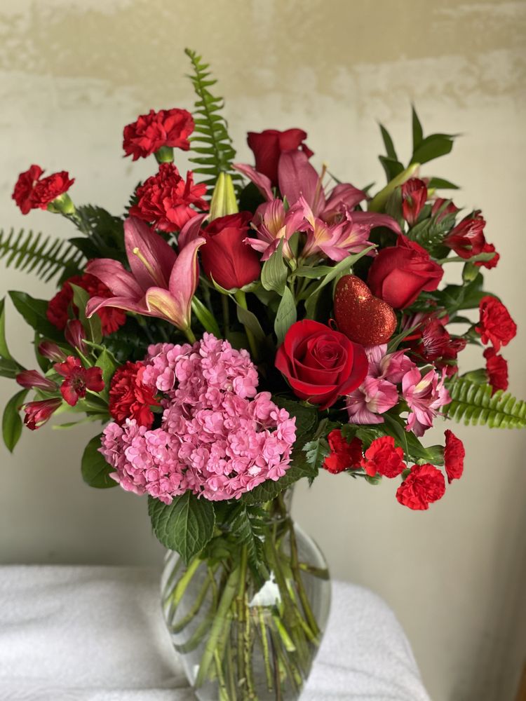 DIANA’S FLOWERS Updated October 2024 2025 Chester Ave, Bakersfield