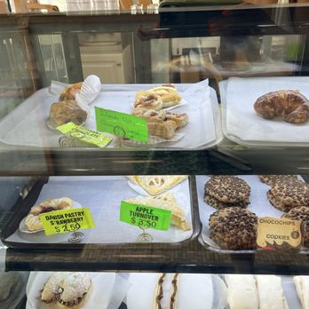Buenos Aires Bakery Restaurant - Pastries - Argentine Near Me - Yarmouth, Massachusetts