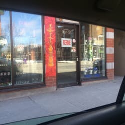 Z Chicha - Pk je vois c'est ouvert le dimanche dès 11am si ce n'est pas le cas il faudrait corriger cette erreur!