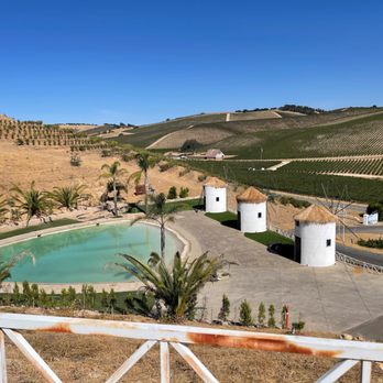 Sirena Vineyard Resort - Wineries Near Me - Paso Robles, California Sirena Vineyard Resort - Wineries Near Me - Paso Robles, California