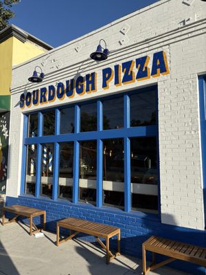 Wallflour Pizza by null