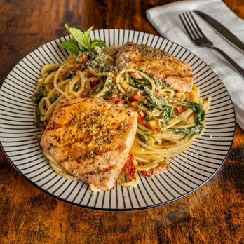 Pasta di Napoli - Tuscan Salmon - Italian Near Me - Chicago, Illinois