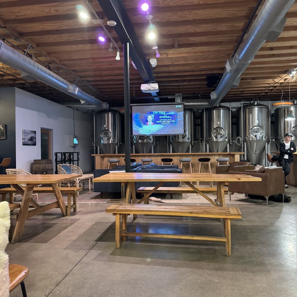 Five Point Five Brewing - Bar area - Breweries Near Me - El Segundo, California