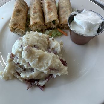 Wolf Creek Restaurant & Brewing Co. - Chicken and Chicken & Potato Taquitos with a side of garlic mashed potatoes - American Near Me - Valencia, California