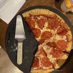Main Event Columbia - Pepperoni pizza