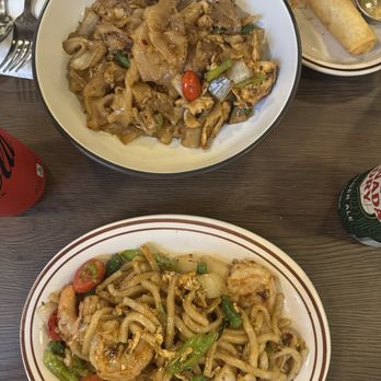 Savoré - Pad Kee Mao Drunken Noodles and Pad U-don Noodles - Thai Near Me - Brooklyn, New York Savoré - Pad Kee Mao Drunken Noodles and Pad U-don Noodles - Thai Near Me - Brooklyn, New York