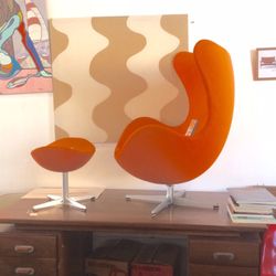 The Green Ant - Orange egg chair