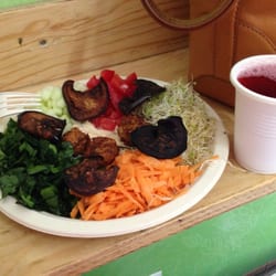 Falafelito - Salad with falafel.