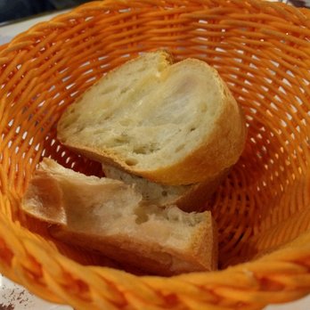 Le Menestrel - Cold cold cold refrigerated bread the waitress refused to help warm up for us. - French Near Me - Carcassonne, 11