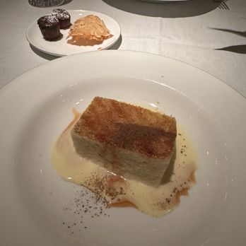 El Paraguas - Spanish Near Me - Madrid, M