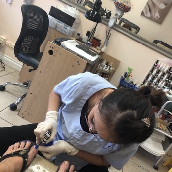 Lanikai Nails - Lee. A talented Massage giver and nail tech! - Nail Salons Near Me - Kailua, Hawaii