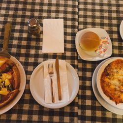 Giovanni's Italian Eatery - Pizza and lasagna