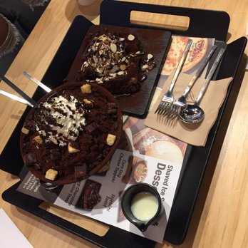 Sulbing Cafe - Brownie shaved ice and chocolate bread - Desserts Near Me - Burnaby, British Columbia